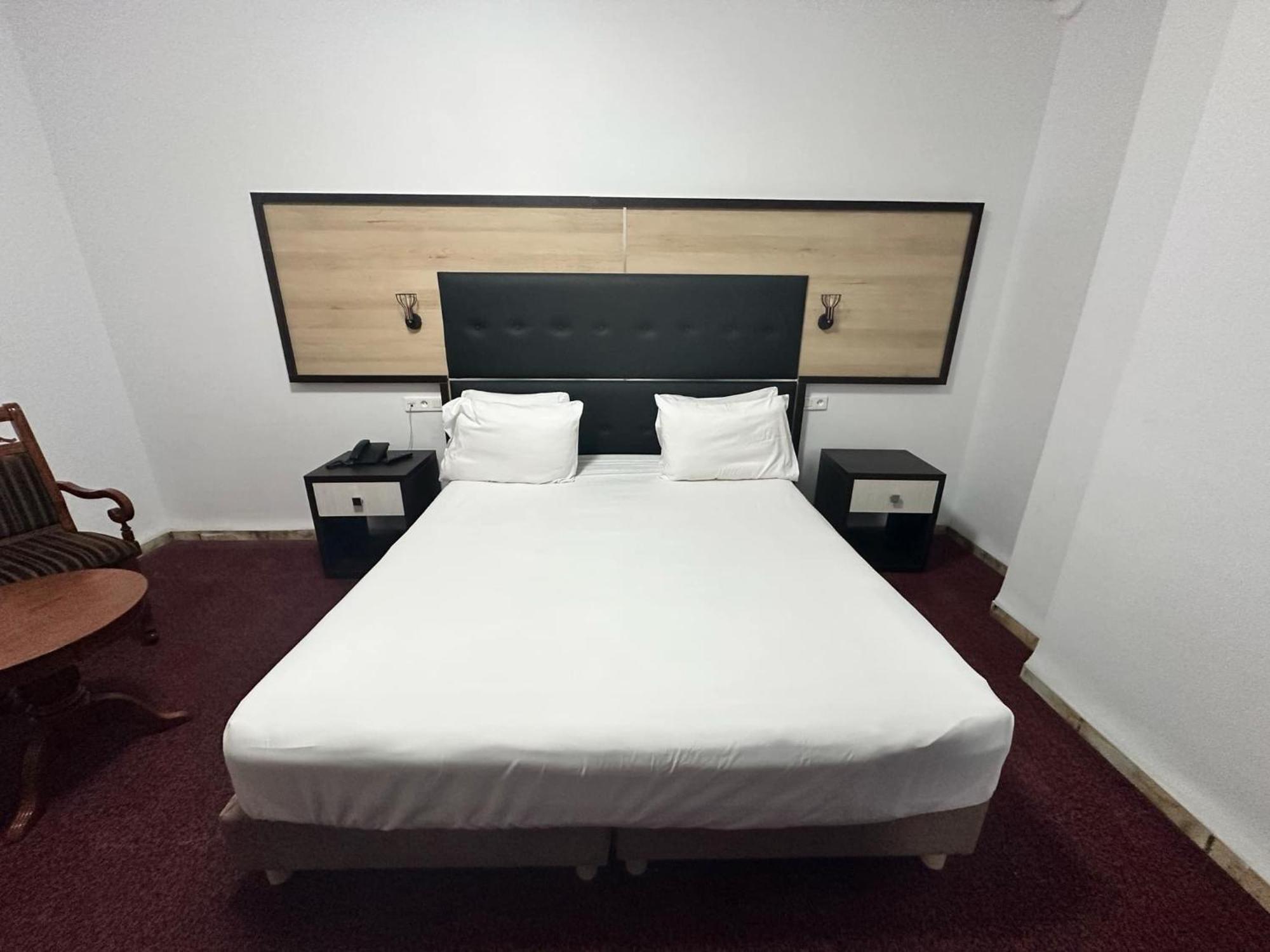Hotel Mistral 오랑 외부 사진